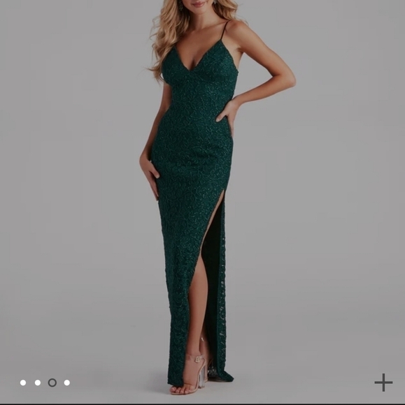 Windsor Marylou Lace Mesh Plunge Neck Formal Dress. Color: HUNTER. Size … - Picture 1 of 8